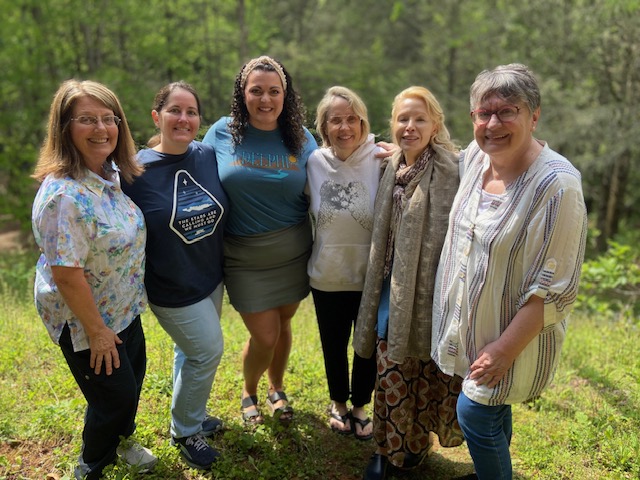 May 5-7, 2024 Entura Art Symbols & Interpretation I L-R Annie Lowe, Tammie Sparks, Shantel Telljohann, Stacie Sholer, Tara Engeran, Elizabeth Hood